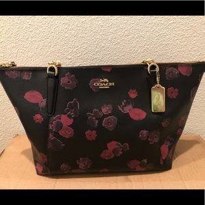 NWT 100% Authentic COACH AVA chain Tote purse